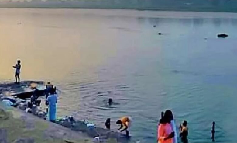Narmada River, Floating Hospital, MP Government, River Ambulance, Narmada Ghats, Health Facilities, Madhya Pradesh News, Healthcare Project, Tribal Areas, Flood Affected Areas, Pilgrims Facility, Wellness Tourism, Yoga Tourism, Emergency Medical Service,