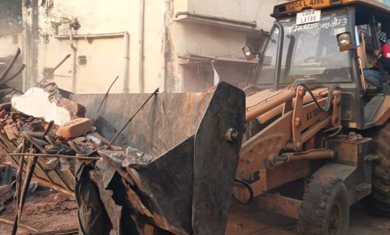 Raipur Child Rape Case, Abdul Sajjad Ansari House Demolished, Raipur Municipal Corporation, Bulldozer Action, Child Abuse Case, Raipur News, Minor Girl Case, Civic Action, Mayor Meenal Chaubey, Public Outrage, Police and Administration,
