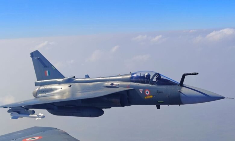 तेजस क्रैश की खबरें गलत: HAL ने किया खंडन, बताया- जमीन पर मामूली तकनीकी समस्या 1 IMG 9393