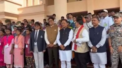 रायपुर: 120 पुनर्वासित नक्सली पहुंचे विधानसभा, सदन ने तालियों से किया स्वागत 1 IMG 9561