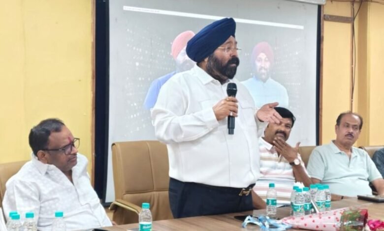 केबल ऑपरेटर्स की अहम बैठक ग्रैंड मुख्यालय में, चेयरमैन गुरचरण होरा ने अन्य कम्पिनियों के लुभावने ऑफर्स से बचने की दी सलाह 1 g11