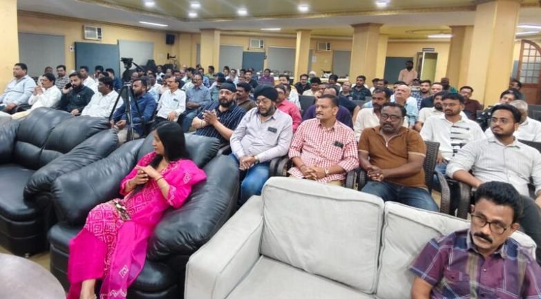 केबल ऑपरेटर्स की अहम बैठक ग्रैंड मुख्यालय में, चेयरमैन गुरचरण होरा ने अन्य कम्पिनियों के लुभावने ऑफर्स से बचने की दी सलाह 3 g2