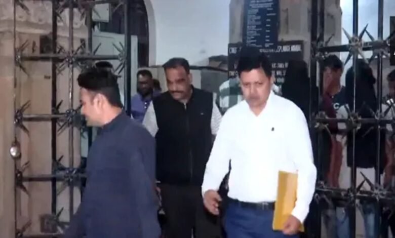 Rohit Shetty, Firing Case, Mumbai Police, Pune Police, Juhu, Criminal Court, Police Remand, Five Accused, CCTV Footage, Investigation, Lawrence Bishnoi Gang, Social Media Post, Audio Message, Security Tightened, Bollywood Director,