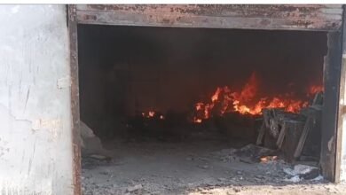 Paint warehouse fire: तिफरा औद्योगिक क्षेत्र के पेंट गोदाम में भीषण आग, लाखों का नुकसान 2 Paint warehouse fire
