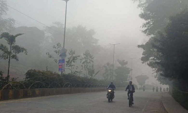 24 फरवरी से लौटेगी गुलाबी ठंड, छत्तीसगढ़ में बारिश का अलर्ट जारी 1 Chhattisgarh weather update, Pink cold return, Raipur weather forecast, February 24 rain alert, Bastar rainfall, Low pressure system Chhattisgarh, Thunderstorm warning Chhattisgarh, Night temperature drop Chhattisgarh, Raipur cloudy sky,