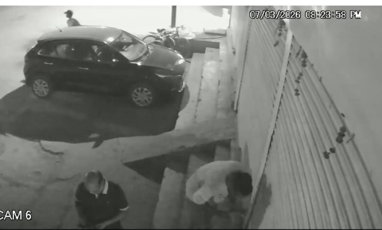 8 lakh stolen from a car