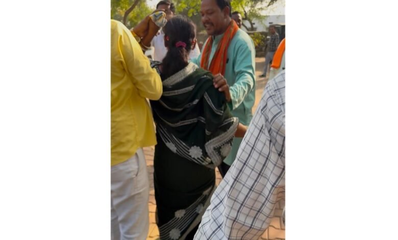 Political Battle: मल्हार नगर पंचायत में सियासी संग्राम: अध्यक्ष ने उपाध्यक्ष को जड़ा तमाचा, विकास कार्यों पर फिरा पानी 1 Political Battle