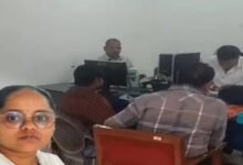 рдЯреЗрд▓реАрдЧреНрд░рд╛рдо рдХреЗ рдЭрд╛рдВрд╕реЗ рдореЗрдВ рдЖрдХрд░ SBI рдХреИрд╢рд┐рдпрд░ рдиреЗ 2.6 рдХрд░реЛрдбрд╝ рдХрд╛ рдЧрдмрди рдХрд┐рдпрд╛, ACB рдиреЗ 8 рдорд╣реАрдиреЗ рдмрд╛рдж рдХрд┐рдпрд╛ рдЧрд┐рд░рдлреНрддрд╛рд░ 21 image 1 5