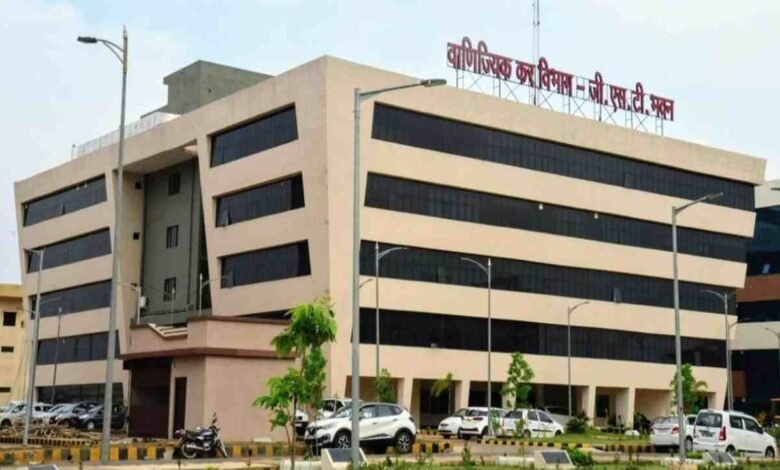 Gemini said यहाँ इस खबर के लिए मुख्य Keywords (अंग्रेजी में) दिए गए हैं: Raipur, Chhattisgarh, State GST, Raid, Tax Evasion, Lakshmi Commercial, SRS Traders, Annapurna Complex, Bogus Billing, Fake Invoices, Input Tax Credit, ITC Fraud, Seized Documents, Transaction History, Digital Evidence,