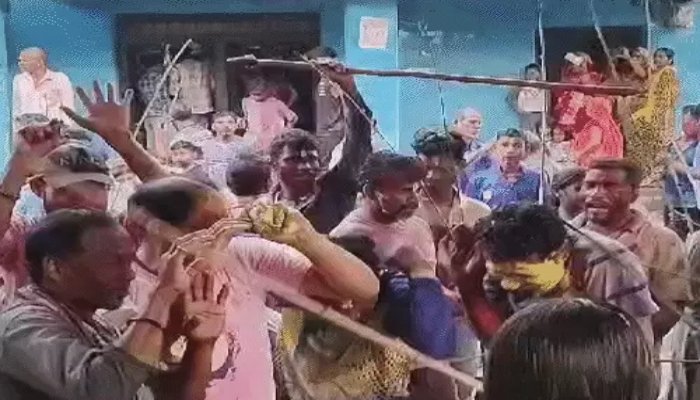 जांजगीर-चांपा में 300 साल पुरानी डंगाही होली, कुंवारी कन्याएं बरसाती हैं लाठियां; मार को माना जाता है आशीर्वाद 1 image 4 2