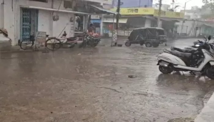 छत्तीसगढ़ में मौसम बिगड़ा, दो दिन आंधी-बारिश और ओलों का अलर्ट 1 image 8 14