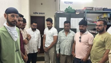 Gambling at Hotel Mahavir: बिलासपुर के होटल महावीर में जुआ फड़ पर पुलिस का छापा, 8 रंगे हाथ गिरफ्तार... 6 Gambling at Hotel Mahavir