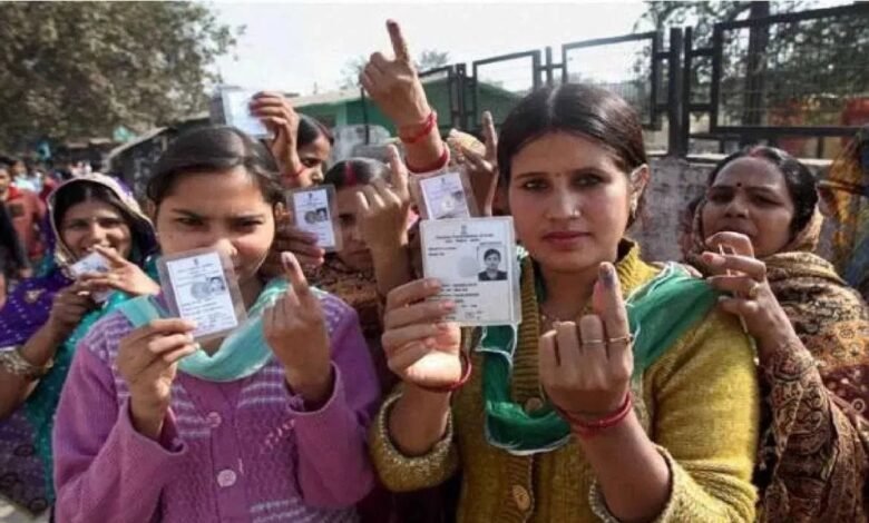 महिला आरक्षण पर संसद में बहस तेज, लेकिन बंगाल चुनाव में पार्टियों ने 33% से कम महिलाओं को दिया टिकट 1 IMG 1698