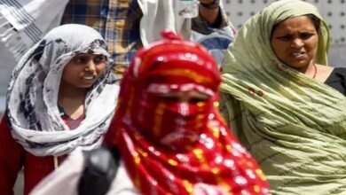 Heatwave India, temperature 40 degree, Delhi heat alert, warm night alert, Agra tourists sick, Taj Mahal heat, Bilaspur mist system, India weather update, summer heatwave news,