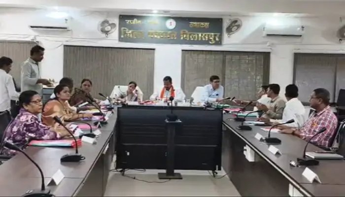 जिला पंचायत में महिला आरक्षण पर सियासत, इंडिया गठबंधन के खिलाफ निंदा प्रस्ताव पारित 1 image 36