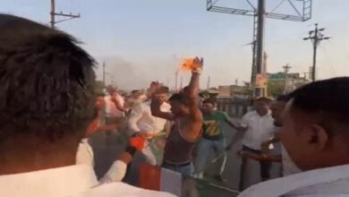 दुर्ग में प्रदर्शन के दौरान पुतला दहन में पुलिसकर्मी झुलसा, रेप केस को लेकर हुआ हंगामा 7 रेप