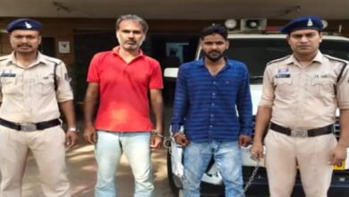 बस स्टैंड पर गांजा बेचने पहुंचे राजस्थान के 2 तस्कर गिरफ्तार: रायपुर पुलिस ने 4 लाख का माल किया जब्त 1 BeFunky photo 3 2