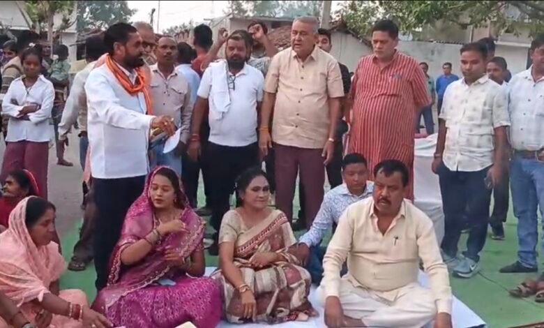 वार्ड क्रमांक 3 में सामुदायिक भवन निर्माण का भूमिपूजन, विधायक धर्मजीत सिंह ने की कई घोषणाएं 1 IMG 3211