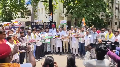 सरकारी स्कूलों की बढ़ी फीस के विरोध में कांग्रेस का प्रदर्शन, शुल्क वापस लेने की मांग 1 IMG 3237