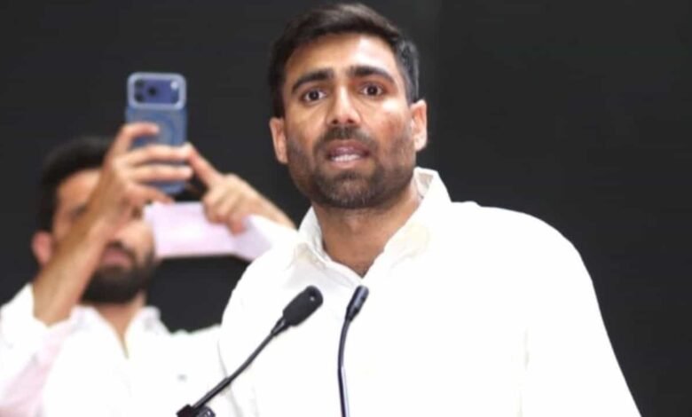 नीट पेपर लीक से आहत छात्र के परिवार की मदद को आगे आई NSUI, जुटाए 11 लाख रुपए 1 IMG 3312
