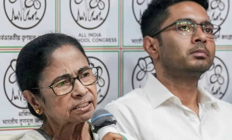 चुनावी हार के बाद बढ़ीं ममता और अभिषेक बनर्जी की मुश्किलें, दोनों के खिलाफ शिकायत दर्ज 1 IMG 3403