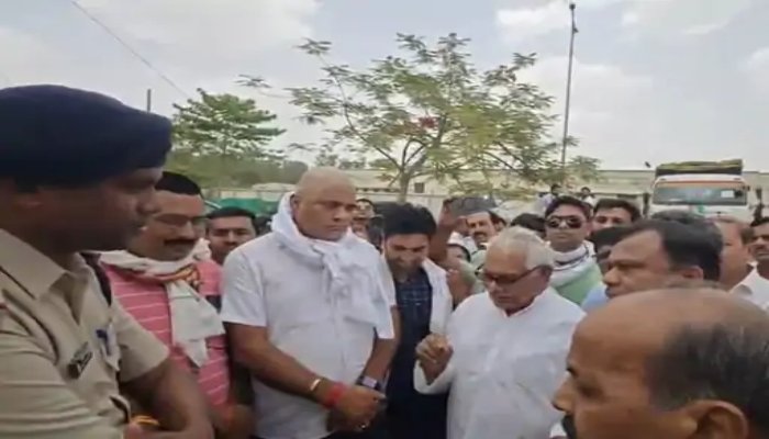 कांग्रेस का विश्रामपुर थाने के सामने अनिश्चितकालीन धरना: आज भूपेश बघेल और टीएस सिंहदेव होंगे शामिल, आर्म्स एक्ट FIR पर बढ़ा विवाद 1 image 11 2