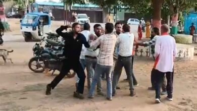 Balrampur News, Wadrafnagar Tahsil, Court Hearing Clash, Land Dispute Case, Chhattisgarh News, Tahsil Office Fight, Court परिसर मारपीट, Police Case Registered, Government Work Obstruction, BNS Section 170, Viral Video News, Balrampur Police, Civil Court Dispute, Tehsildar Complaint, Courtroom Violence, Land Dispute Hearing, Chhattisgarh Latest News, Wadrafnagar News,