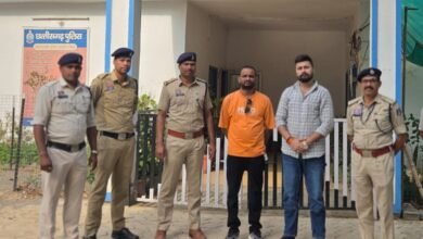 Arang, Goldy Sharma, Abhijeet Sharma, Satnami Samaj, Cow Smuggling, Assault Case, Viral Video, Arang Police, SC ST Act, Chhattisgarh News, Raipur Airport, Former Sarpanch, Bal Kumar Kurre, Police Action, Protest, Crime News, ACCU, Cyber Cell,
