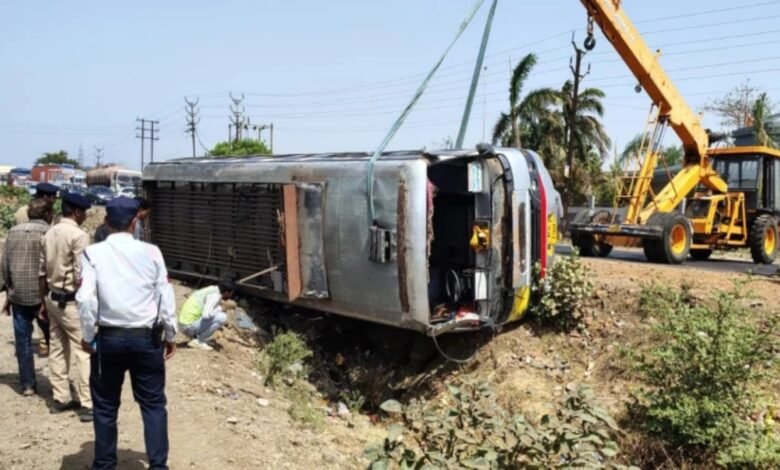 Dewas Bus Accident, Barwah Route Bus, Madhya Pradesh News, Highway Accident, Passenger Bus Overturned, Road Accident, Bus Driver Injured, Traffic Police, Technical Fault,