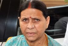राबड़ी देवी का सरकारी आवास खाली कराने पहुंची थी पुलिस, 10 मिनट बात कर वापस लौटी 12 rabri devi