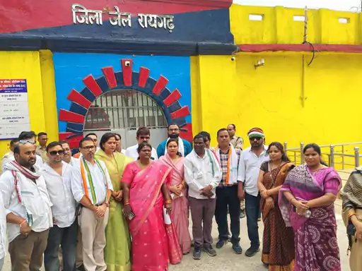 हिरासत में बंद युवक की मौत पर कांग्रेस की जांच टीम सक्रिय, परिजनों और अधिकारियों से की पूछताछ 1 हिरासत