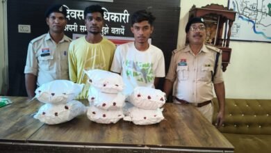 Operation via Drone: ड्रोन कैमरे से नशा तस्करों पर बड़ी कार्रवाई, 5 नाबालिगों समेत 7 आरोपी गिरफ्तार, भारी मात्रा में गांजा और चाकू जप्त 2 Operation via Drone