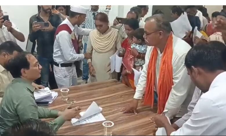 Public Audience: 14 वर्षों से मुआवजे का इंतजार, बांधा जलाशय विस्तार में गई आदिवासी किसानों की जमीन 1 Public Audience