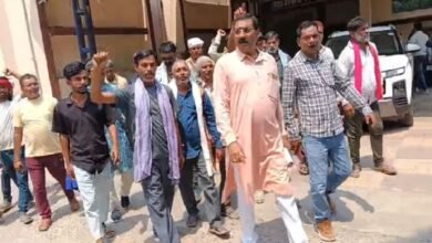 Villagers' Uprising: बिलासपुर में बिजली संकट पर फूटा ग्रामीणों का गुस्सा, कांग्रेस नेता के नेतृत्व में तिफरा बिजली ऑफिस का घेराव..... 3 Villagers' Uprising