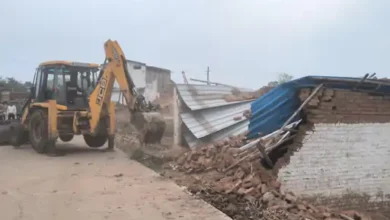 अतिक्रमण पर प्रशासन की बड़ी कार्रवाई: सरकारी और एनएच की जमीन से हटाए गए कब्जे, बुलडोजर से ढहाए निर्माण 3 अतिक्रमण