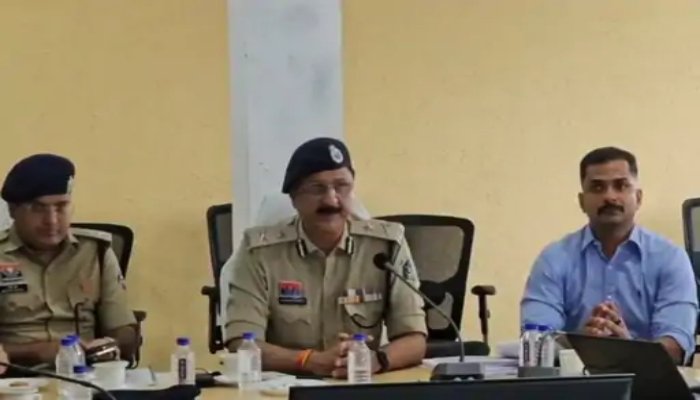 रायपुर पुलिस कमिश्नरेट की समीक्षा बैठक में अपराध नियंत्रण पर फोकस, विशेष टीम बनाने के निर्देश 1 कमिश्नरेट