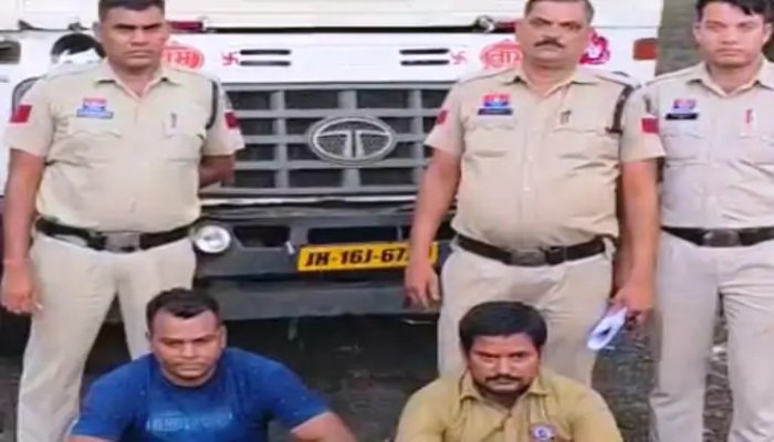 ऑपरेशन प्रहार के तहत बड़ी कार्रवाई, 13 लाख का कच्चा आयरन जब्त; दो आरोपी गिरफ्तार 1 ऑपरेशन