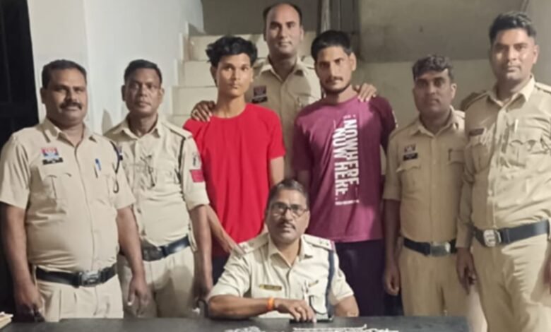 चोर गिरफ्तार: पुलिस की मुस्तैदी से चंद घंटों में पकड़े गए दो आरोपी.... 1 चोर गिरफ्तार
