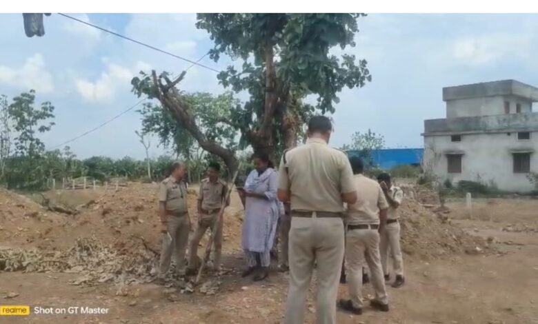 पुलिस के घर चोरी
