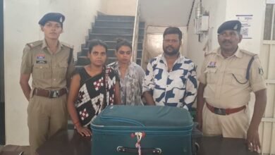 बच्चों की आड़ मे तस्करी