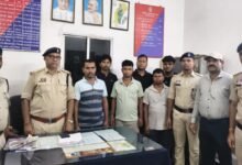 गमछा गैंग : बिलासपुर ट्रेनों में सक्रिय 'गमछा गैंग' का पर्दाफाश, जीआरपी और आरपीएफ की संयुक्त कार्रवाई में 6 आरोपी गिरफ्तार....... 19 गमछा गैंग