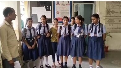 छात्राओं का आरोप