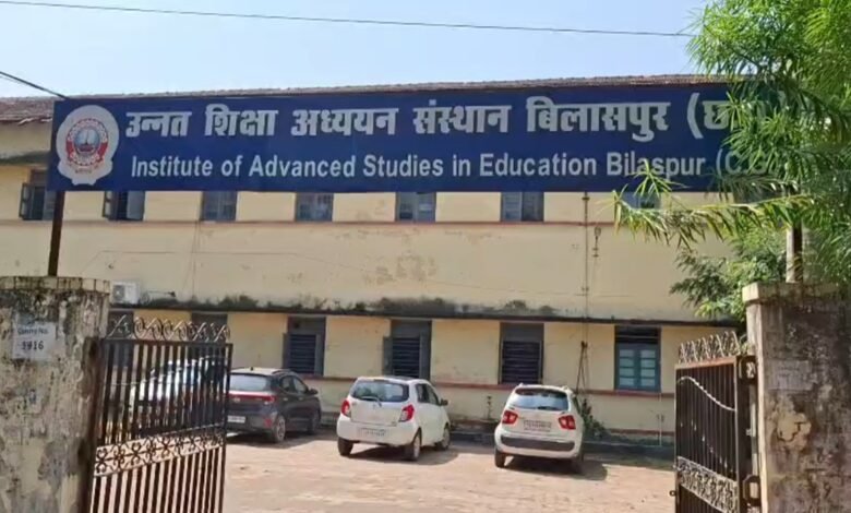 जाली दस्तखत: रिटायर्ड प्राचार्य के जाली दस्तखत से 5 शिक्षकों के ट्रांसफर की साजिश 1 जाली दस्तखत