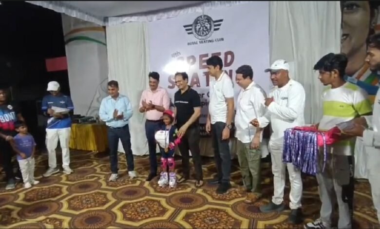 स्केटिंग प्रतियोगिता: चौथी इंटर क्लब रोलर स्केटिंग प्रतियोगिता का भव्य समापन...... 1 स्केटिंग प्रतियोगिता