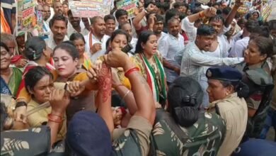 कलेक्ट्रेट घेराव: बेलतरा विधायक सुशांत शुक्ला के खिलाफ कांग्रेस का प्रदर्शन, नेहरू चौक पर पुलिस से टकराव..... 2 कलेक्ट्रेट घेराव