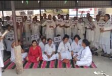 नर्स हड़ताल: ग्रेड पे 2800 से बढ़ाकर 4800 करने की मांग, सिम्स की नर्सों ने खोला मोर्चा 18 नर्स हड़ताल
