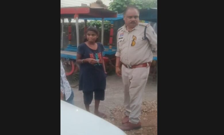 महिला गिरफ्तार