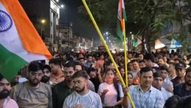 युवाओं का प्रदर्शन