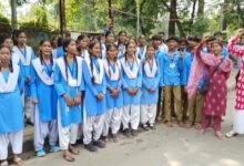 विद्यार्थियों का प्रदर्शन